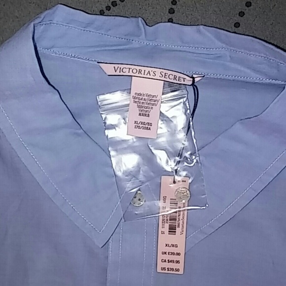 ⛔SOLD⛔Chambray Top - Picture 2 of 4